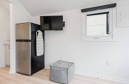 Port Dover Condo | Luxe Lodges on Lake Erie ~ Bunkie ~ Beach Access