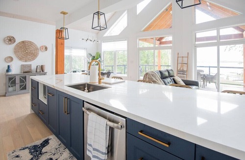 Fenelon Falls Cottage | *LuxNew Cottage* Fenelon Falls Waterfront Cottage for 8