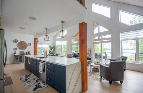 Fenelon Falls Cottage | *LuxNew Cottage* Fenelon Falls Waterfront Cottage for 8