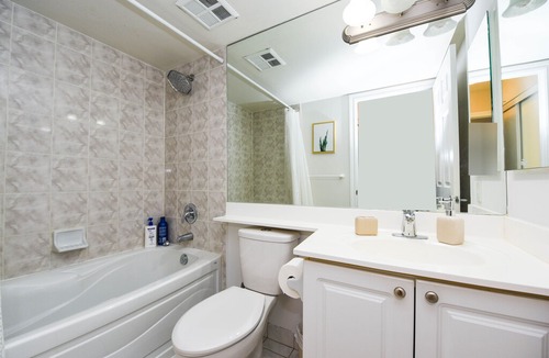 Downtown Mississauga Condo | Luxurious 2BR & 2BTH in Mississauga Downtown in Mississauga