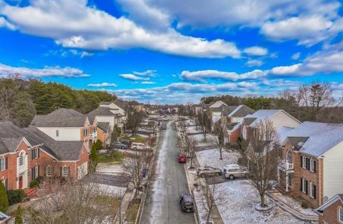 Fairland House | Luxurious 3BR Home