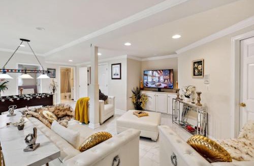 Fairland House | Luxurious 3BR Home