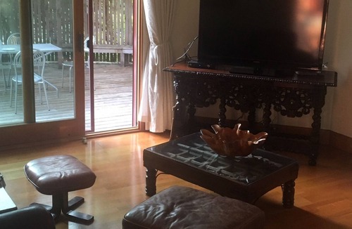 Kingston House | Luxurious 5 bedroom house downtown near lake and Queens