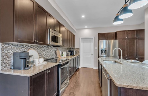 Ottawa Division House | Luxurious and Beautiful House