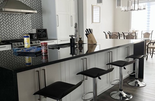Walkerville House | Luxurious and Fashionable Home | Sleeps 8