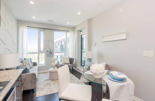 Toronto Condo | Luxurious condo close to Toronto Airport and casino