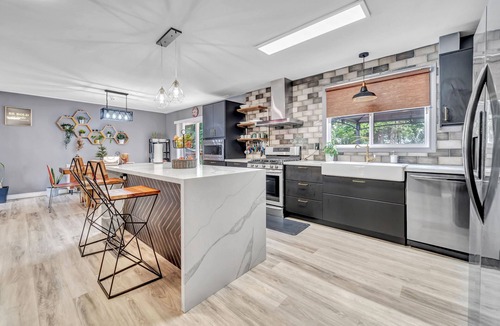 Guelph House | Luxurious Cottage in city