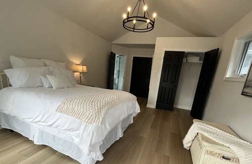 Port Stanley House | Luxurious lake view oasis