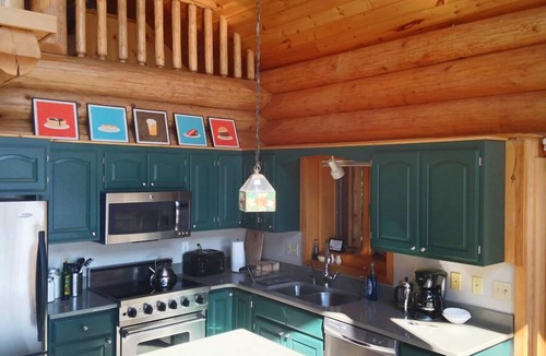 Little Marais Cabin | Luxurious Log Cabin on Lake Superior