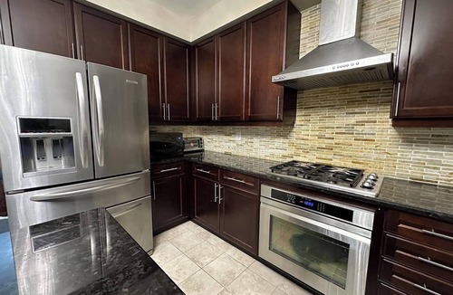 Durham Region Villa | Luxurious Villa: 1 hour to Toronto+3 Living Rooms+4 bedrooms+4 toilets+ Backyard