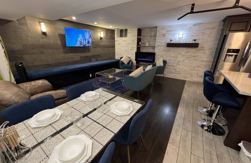 Meadowvale Village House | Luxury 2 Bed Room,1.5 Bath, Full Kitchen, Rental Bsmt Unit Near Toronto Airport!