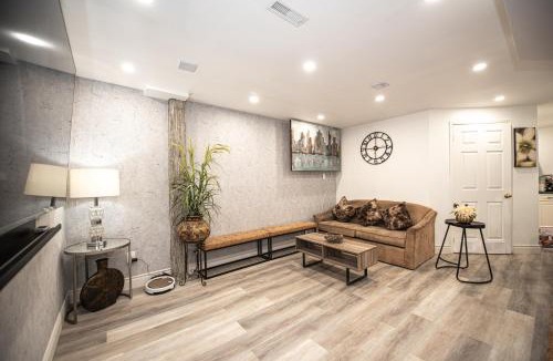 Beverley Glen Apartment | Luxury 2BR Guest Suite