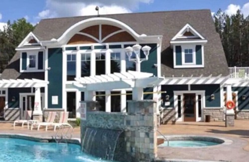 Baysville Villa | Luxury 3 Bedroom, 3 Bathroom Villa on Lake of Bays
