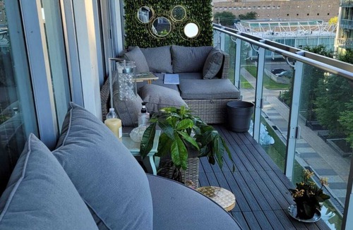 Central Waterfront Condo | Luxury 3bd-3 bath condo with spectacular views 🌅 of the Lake & Toronto islands.