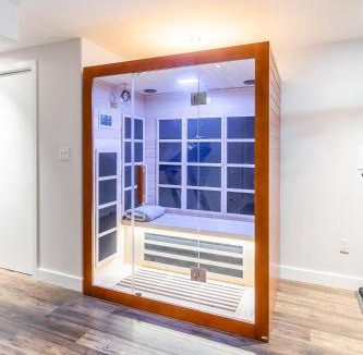 Stoney Creek Apartment | Luxury 3BR 2BA Townhome with Private HOT TUB, Gym, BBQ by GLOBALSTAY