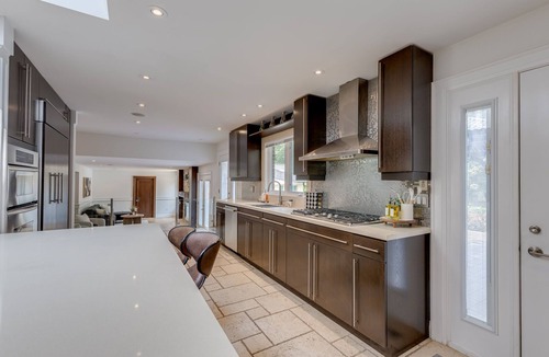 King City House | Luxury 4 BDRM Oasis with Heated Pool