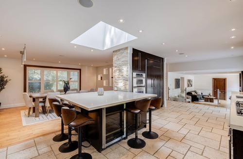 King City House | Luxury 4 BDRM Oasis with Heated Pool