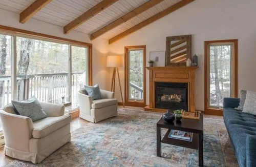 Selwyn Cottage | Luxury 4 Season Cottage on Prestigious Stoney Lake