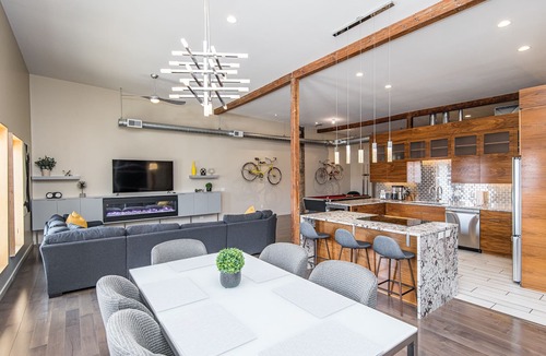 East Side Pioneers Condo | Luxury 5 Bedroom 3.5 bath Downtown Condo