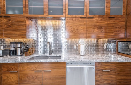 East Side Pioneers Condo | Luxury 5 Bedroom 3.5 bath Downtown Condo