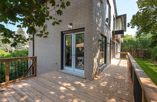 Newtonbrook Villa | Luxury 6 Bedrooms Villa with Spacious Indoor