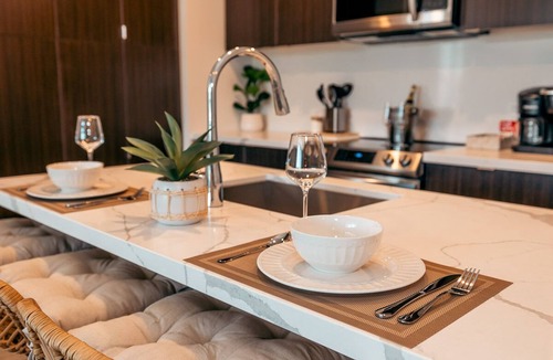 Innisfil Condo | Luxury Beach Spa Getaway w/Pool + Year Round Hot Tub & Private In-Suite Sauna!