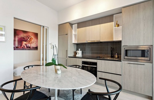 Wallace Emerson Apartment | Luxury Central 2bed| Parking | Gym