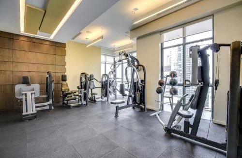 Toronto Entertainment District House | Luxury CN Tower View King Bed Balcony FREE PARK