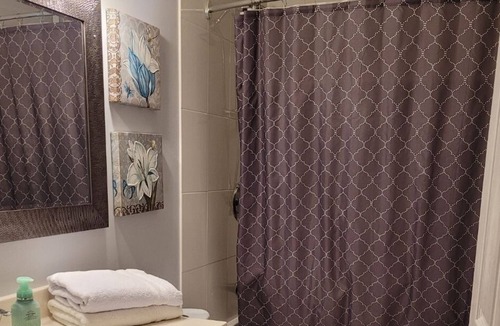 Richmond Hill Apartment | Luxury Condominium