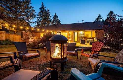 Scugog Cottage | Luxury Cottage by Lake Scugog w/Hot Tub
