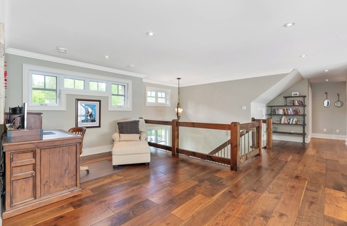 Oro Station Cottage | Luxury Cottage on Lake Simcoe & Pool - 1 Hr to Toronto; Mins to Skiing & Golf
