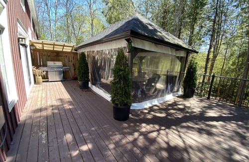 Richmond Hill House | Luxury Cottage Style Custom Show Home ! Only 30 mins from Toronto !