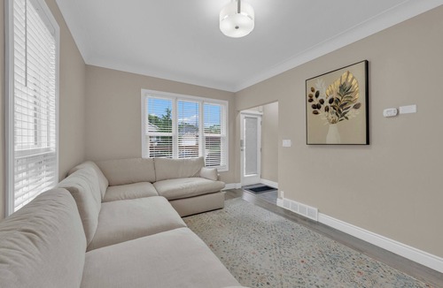 Riverside House | Luxury Escape for Professionals with high speed WiFi.