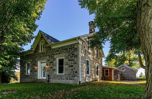 Puslinch House | Luxury Farm w/ pool & hot tub. Weekend Getaway