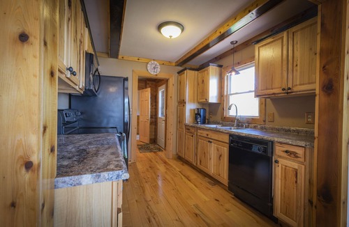 Walker Cabin | Luxury fishing cabin, Best view of the lake with private dock & covered boatslip