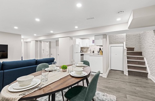 East York House | Luxury House Midtown Toronto 4BR/2BA