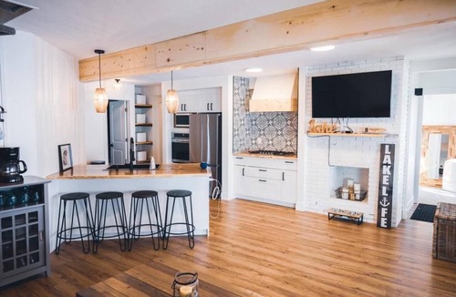 Ross Haven Cabin | Luxury Lakefront Cabin | Private Beach