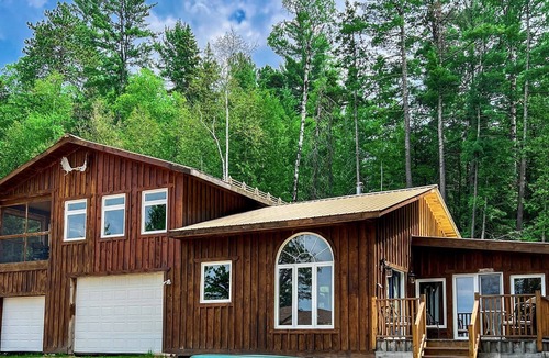 River Valley Ski Chalet | Luxury Lakefront Penthouse On Lake Obabika With Beaches And Campsites