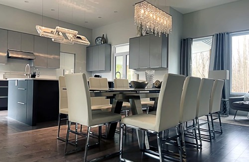 Georgian Bluffs House | Luxury Lakehouse in Georgian Bluffs just steps from Francis Lake. .