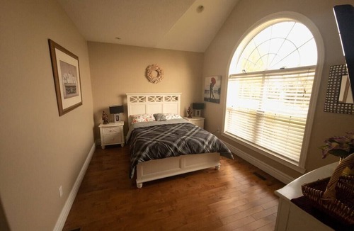 Carrying Place House | Luxury Lakeview Villa: Gateway to Winery Paradise