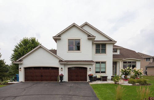 Eagan House | Luxury Living - Spacious & Deluxe Home