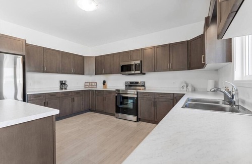 Fonthill House | Luxury New Home By Niagara Fall