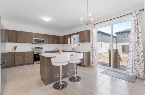 Fonthill House | Luxury New Home By Niagara Fall