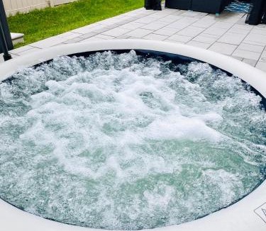 Oakville House | Luxury Oakville Home, Hot Tub, Fireplace, New Home