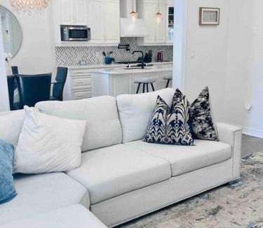 Oakville House | Luxury Oakville Home, Hot Tub, Fireplace, New Home
