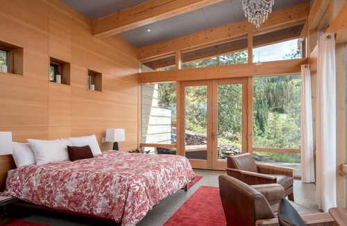 Kootenay Rockies Cabin | Luxury Panorama Chalet, Steps Away from Greywold Golf!