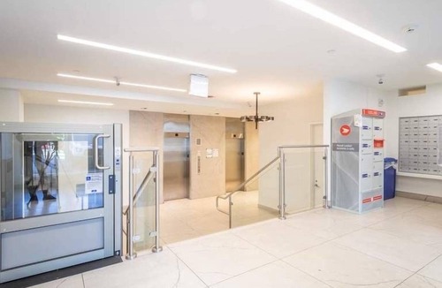 Midtown Toronto Apartment | Luxury Penthouse in the Annex with Stunning City Views