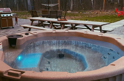 Golden Lake House | Luxury Private Cottage on Five Acres w/Hot Tub & Direct Access to Public Beach!