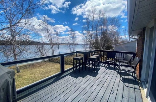 Valentia Cottage | Luxury Private Lakehouse