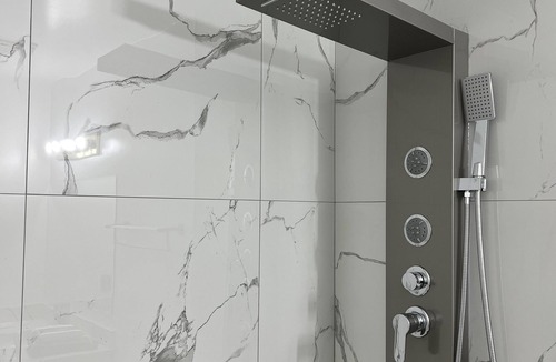 Bramalea House | Luxury room in a home - Brampton